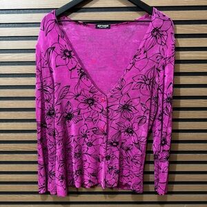 Stylish Floral Button-Down Shirt in Vibrant Pink